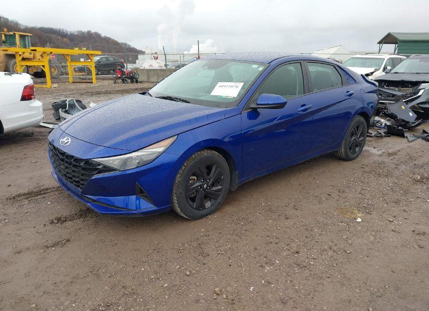 Photo 2 of 2022 Hyundai Elantra SEL (VIN 5NPLM4AG4NH084273)