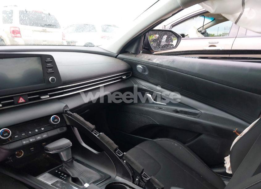 Photo 5 of 2023 Hyundai Elantra SEL (VIN 5NPLM4AG4PH098709)