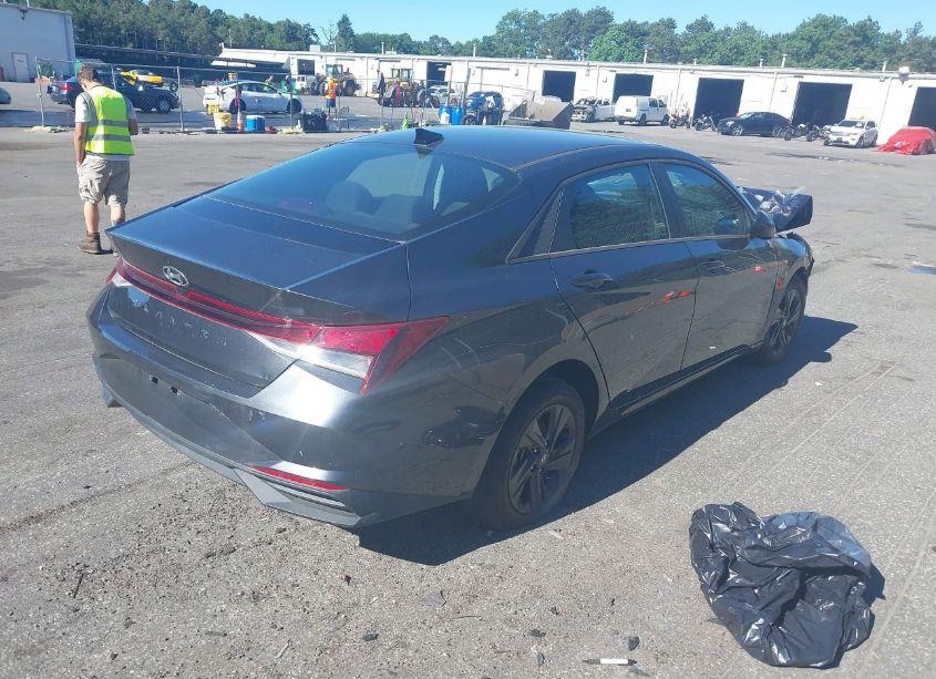 Photo 4 of 2022 Hyundai Elantra SEL (VIN 5NPLM4AG5NH071483)