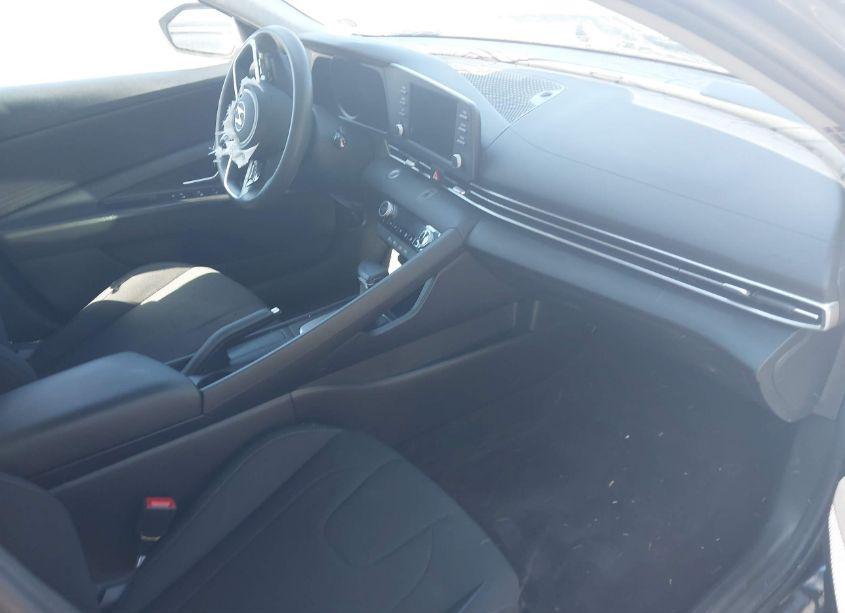 Photo 5 of 2022 Hyundai Elantra SEL (VIN 5NPLM4AG5NH071483)