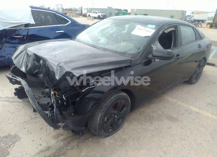 Photo 2 of 2023 Hyundai Elantra SEL (VIN 5NPLM4AG5PH107191)