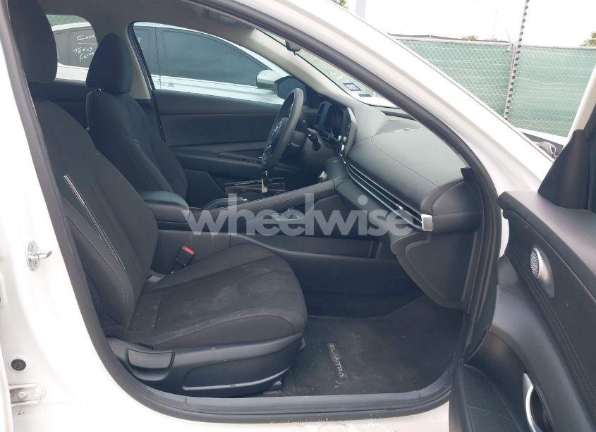 Photo 5 of 2021 Hyundai Elantra SEL (VIN 5NPLM4AG6MH002610)