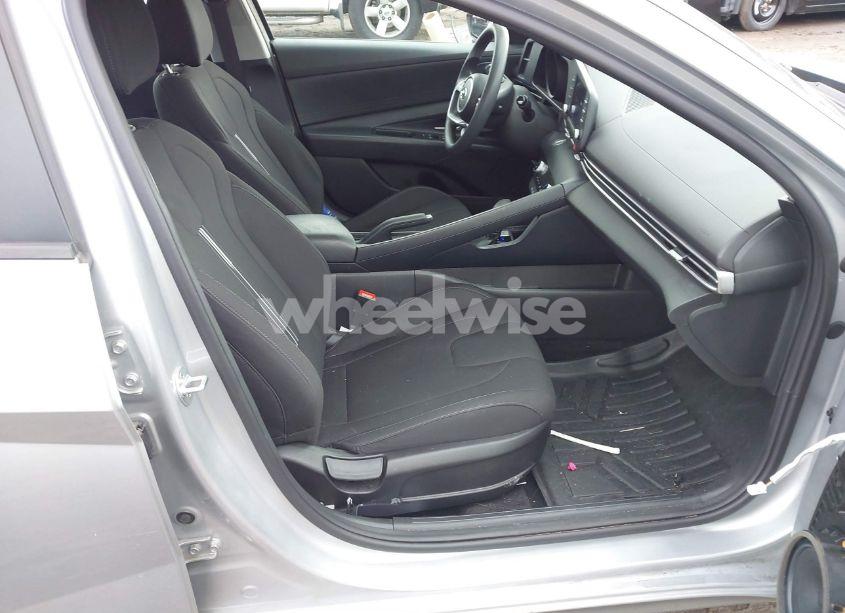 Photo 5 of 2021 Hyundai Elantra SEL (VIN 5NPLM4AG6MH010156)