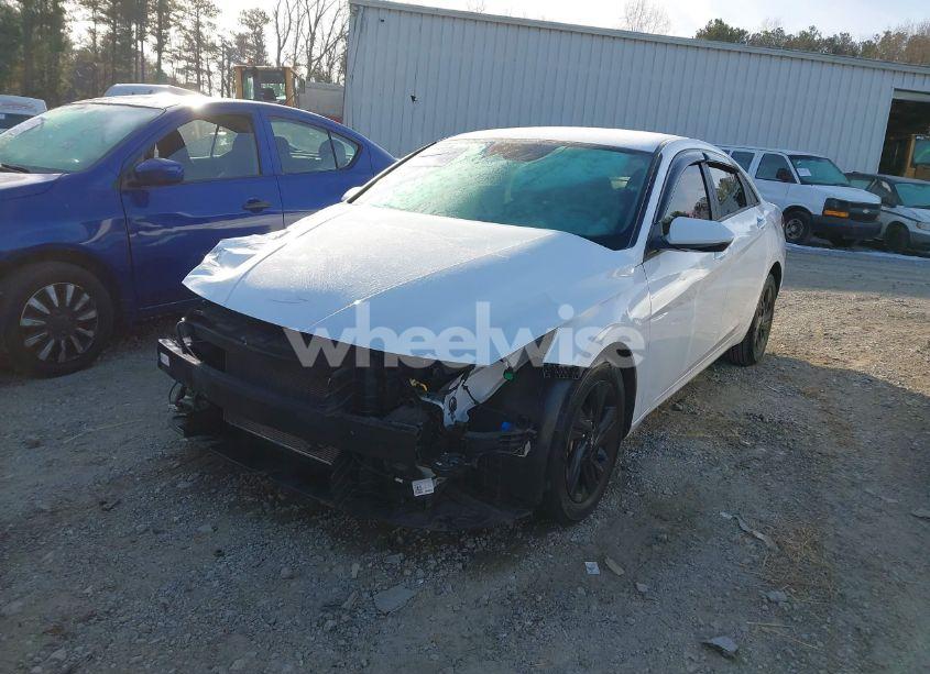 Photo 2 of 2022 Hyundai Elantra SEL (VIN 5NPLM4AG6NH067863)