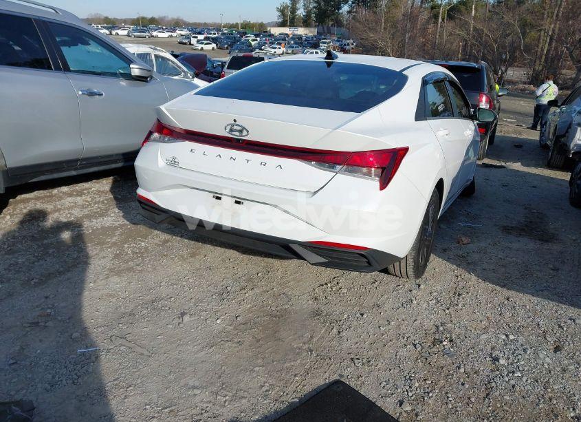 Photo 4 of 2022 Hyundai Elantra SEL (VIN 5NPLM4AG6NH067863)