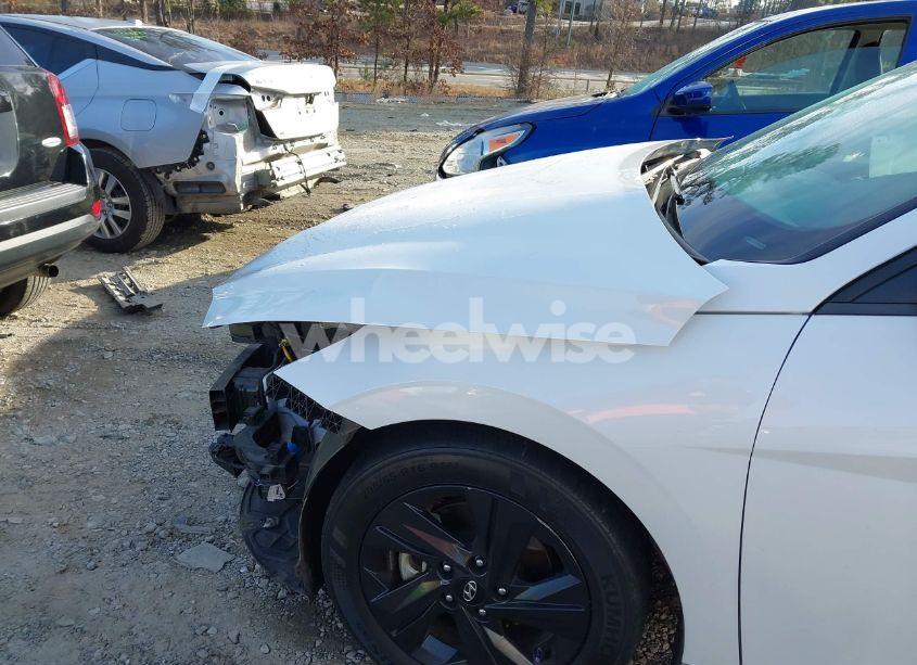 Photo 6 of 2022 Hyundai Elantra SEL (VIN 5NPLM4AG6NH067863)