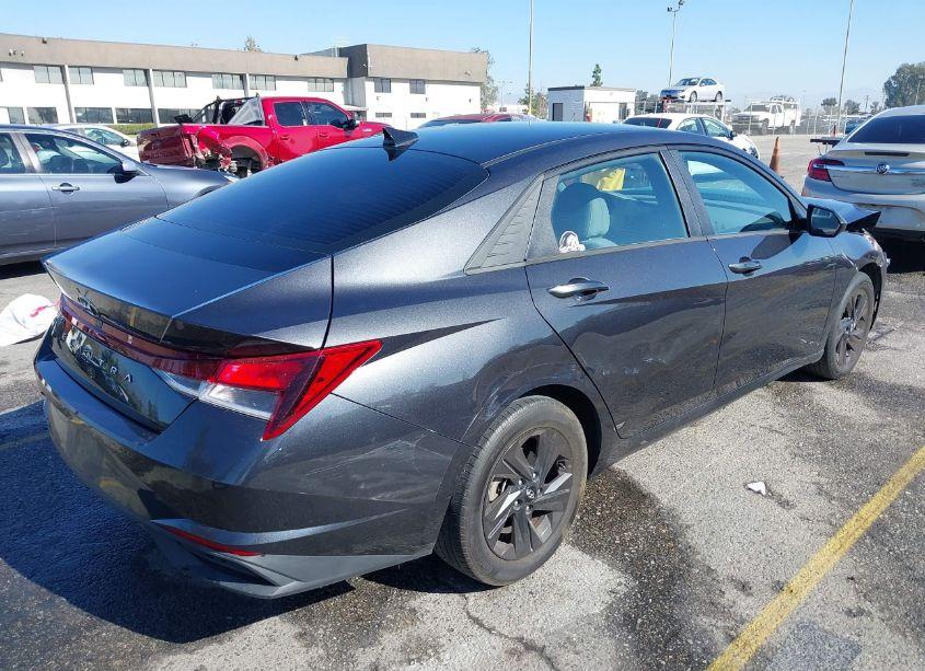 Photo 4 of 2021 Hyundai Elantra SEL (VIN 5NPLM4AG7MH052500)