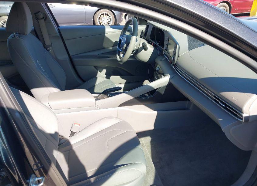 Photo 5 of 2021 Hyundai Elantra SEL (VIN 5NPLM4AG7MH052500)