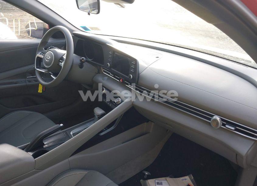 Photo 5 of 2022 Hyundai Elantra SEL (VIN 5NPLM4AG7NH075213)