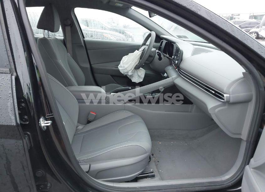 Photo 5 of 2023 Hyundai Elantra SEL (VIN 5NPLM4AG7PH105667)