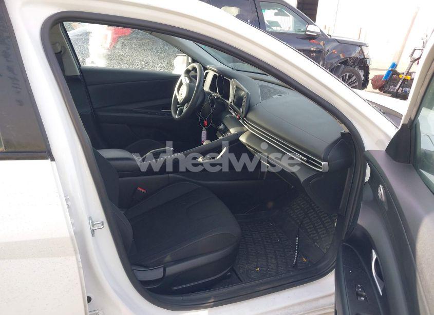 Photo 5 of 2021 Hyundai Elantra SEL (VIN 5NPLM4AG8MH013589)