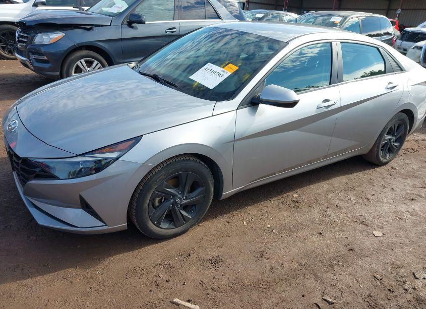 Photo 2 of 2023 Hyundai Elantra (VIN 5NPLM4AG8PH103927)