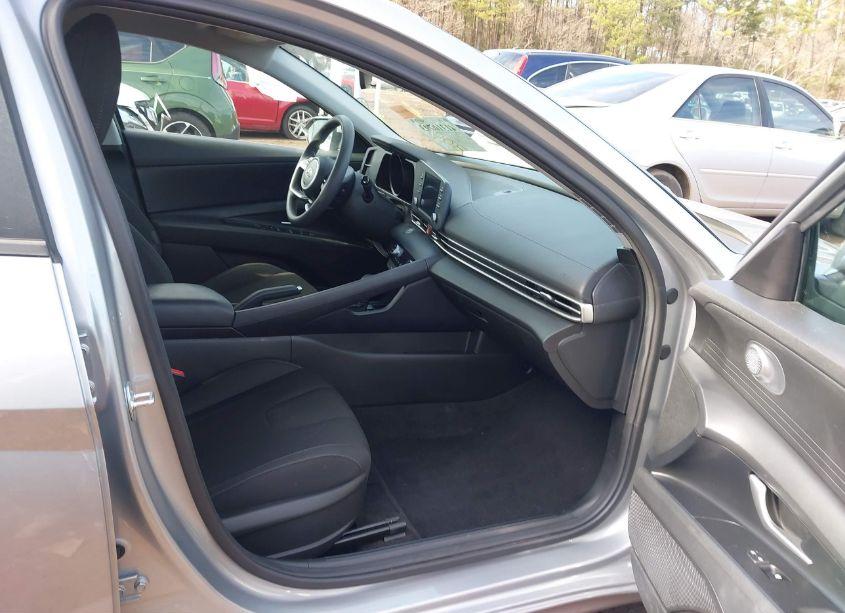 Photo 5 of 2023 Hyundai Elantra (VIN 5NPLM4AG8PH103927)