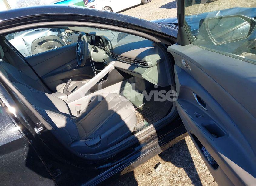 Photo 5 of 2023 Hyundai Elantra SEL (VIN 5NPLM4AG8PH105581)