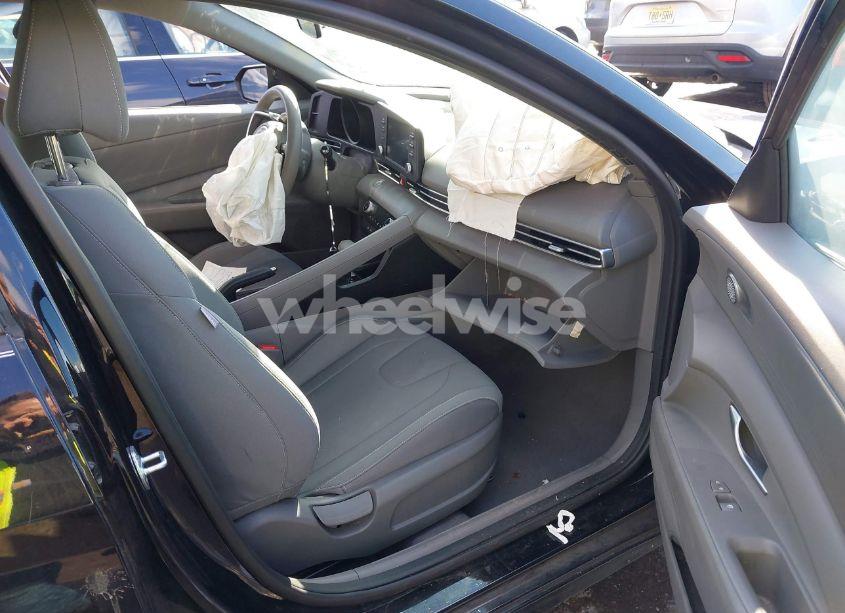 Photo 5 of 2021 Hyundai Elantra SEL (VIN 5NPLM4AG9MH001452)