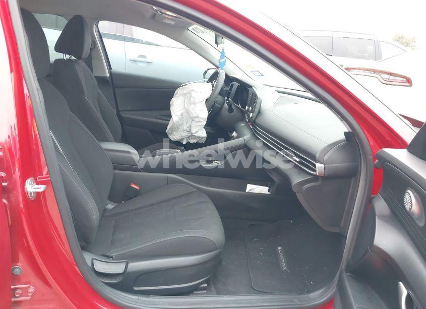Photo 5 of 2022 Hyundai Elantra SEL (VIN 5NPLM4AG9NH063936)