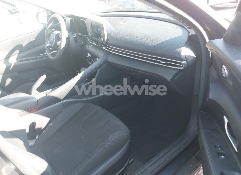 Photo 5 of 2022 Hyundai Elantra SEL (VIN 5NPLM4AG9NH065217)