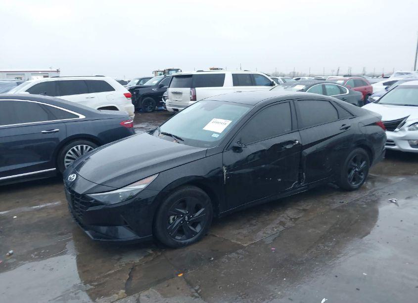 Photo 2 of 2022 Hyundai Elantra SEL (VIN 5NPLM4AG9NH071065)