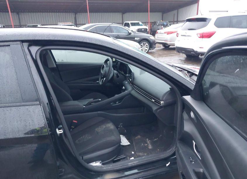 Photo 5 of 2022 Hyundai Elantra SEL (VIN 5NPLM4AG9NH071065)