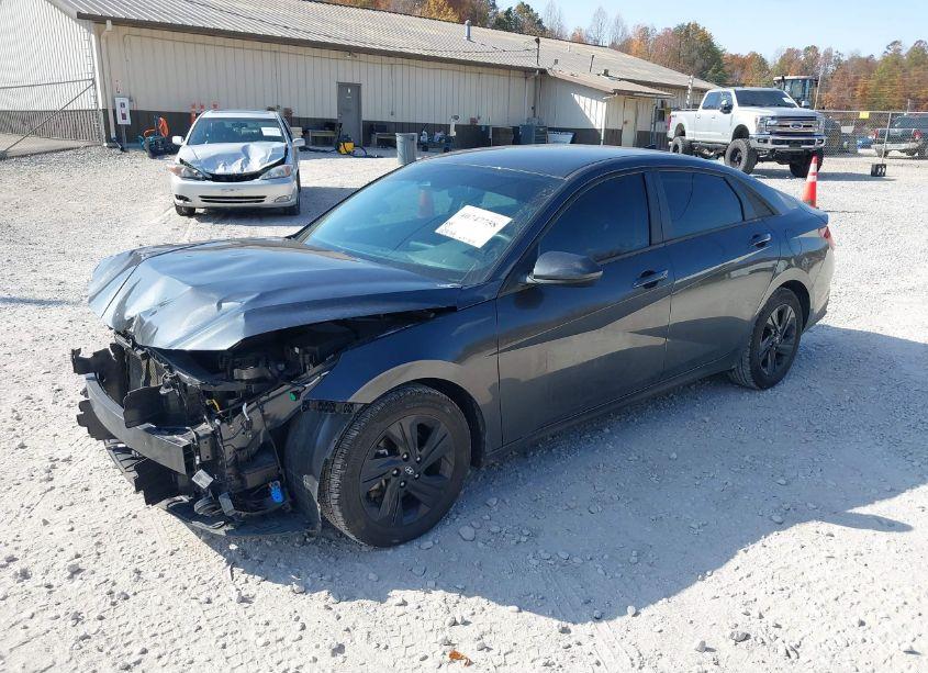 Photo 2 of 2022 Hyundai Elantra SEL (VIN 5NPLM4AG9NH076623)