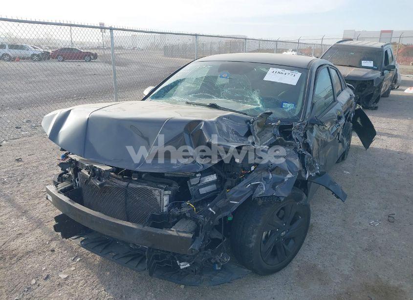 Photo 2 of 2021 Hyundai Elantra SEL (VIN 5NPLM4AGXMH044701)