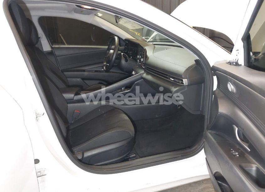 Photo 5 of 2022 Hyundai Elantra SEL (VIN 5NPLN4AG3NH067607)