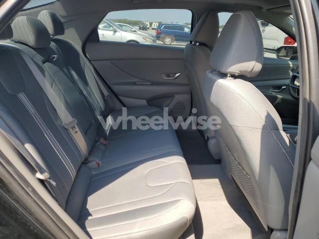 Photo 2 of 2022 HYUNDAI ELANTRA SEL (VIN 5NPLN4AG5NH083386)