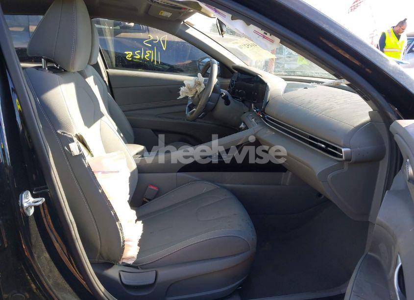 Photo 5 of 2023 Hyundai Elantra SEL (VIN 5NPLS4AG0PH116967)