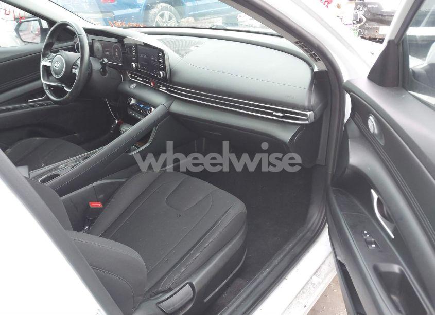 Photo 5 of 2021 Hyundai Elantra SEL (VIN 5NPLS4AG1MH040381)