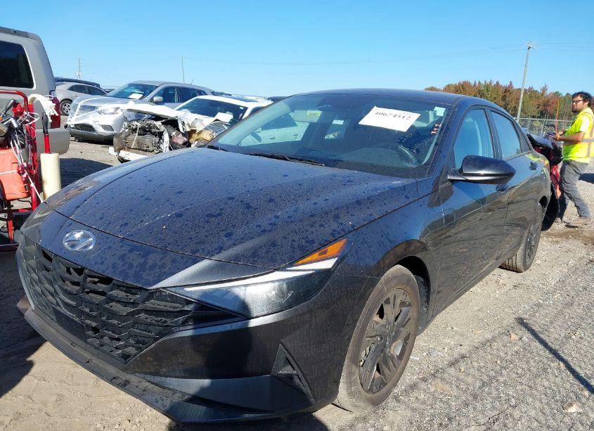 Photo 2 of 2022 Hyundai Elantra SEL (VIN 5NPLS4AG3NH086926)