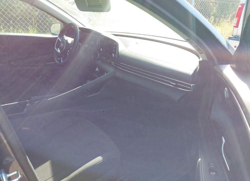 Photo 5 of 2022 Hyundai Elantra SEL (VIN 5NPLS4AG3NH086926)