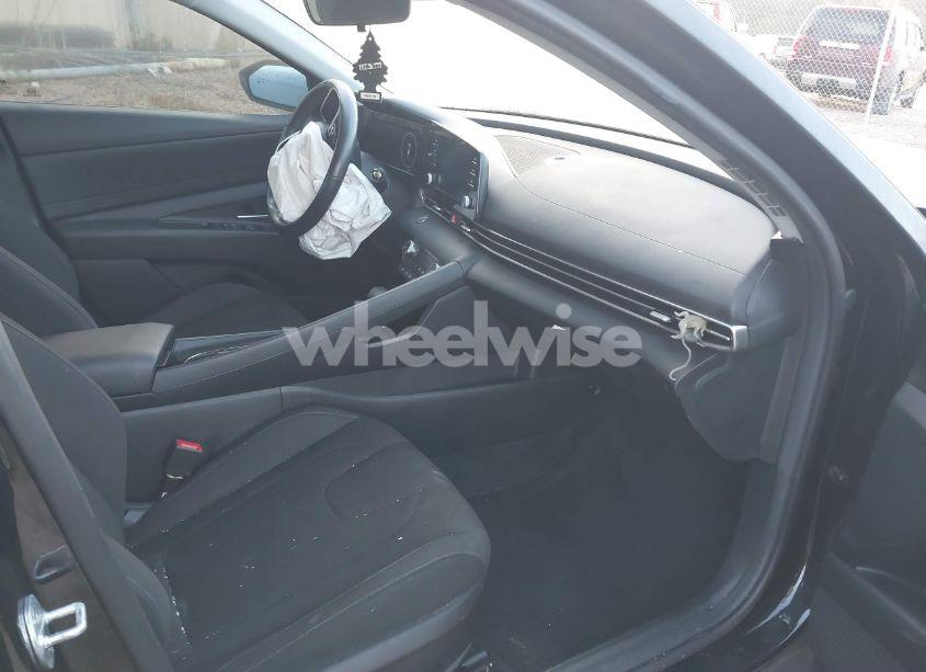 Photo 5 of 2022 Hyundai Elantra SEL (VIN 5NPLS4AG4NH071528)