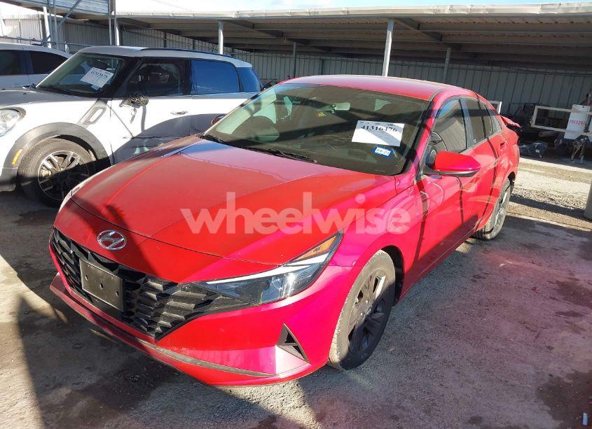 Photo 2 of 2022 Hyundai Elantra SEL (VIN 5NPLS4AG4NH081038)