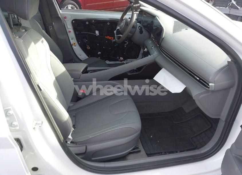 Photo 5 of 2023 Hyundai Elantra SEL (VIN 5NPLS4AG4PH106684)