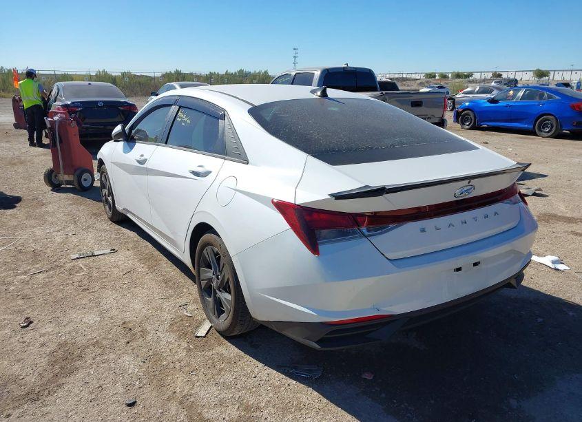 Photo 3 of 2022 Hyundai Elantra SEL (VIN 5NPLS4AG6NH062202)