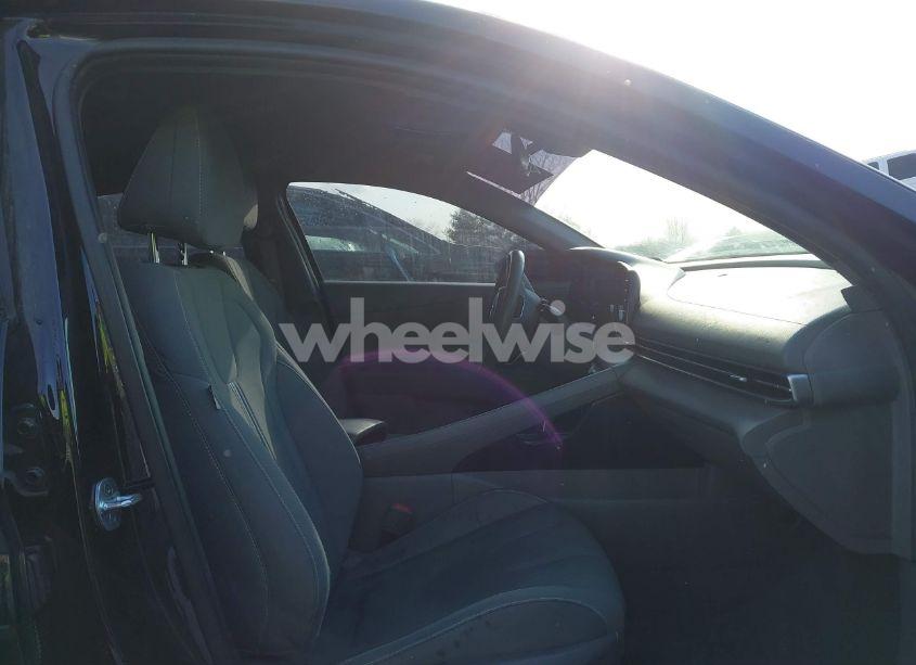 Photo 5 of 2022 Hyundai Elantra SEL (VIN 5NPLS4AG6NH070994)