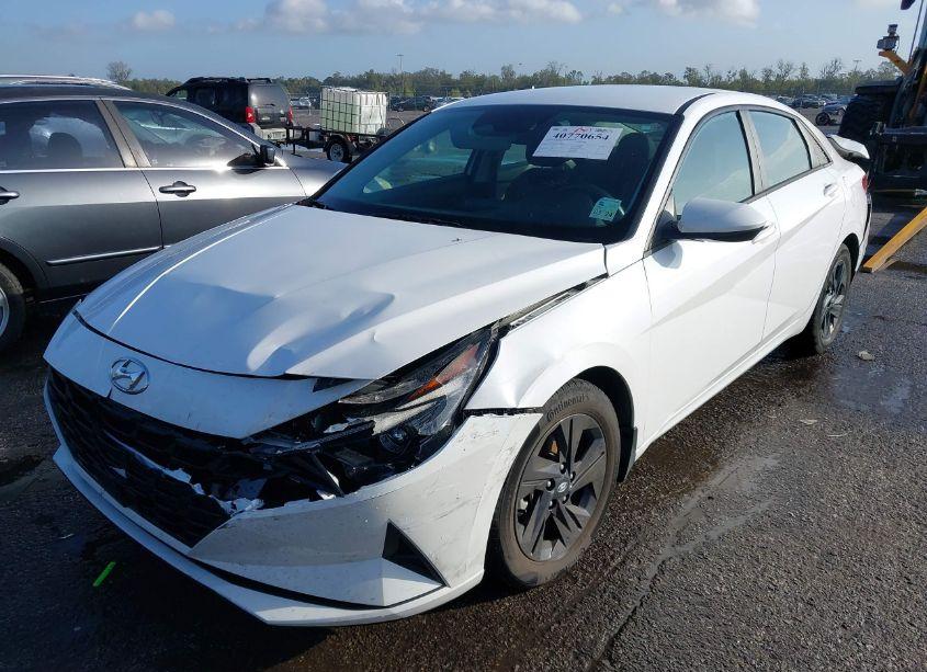 Photo 2 of 2022 Hyundai Elantra SEL (VIN 5NPLS4AG6NH079940)
