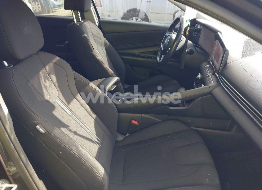 Photo 5 of 2023 Hyundai Elantra SEL (VIN 5NPLS4AG6PH105729)