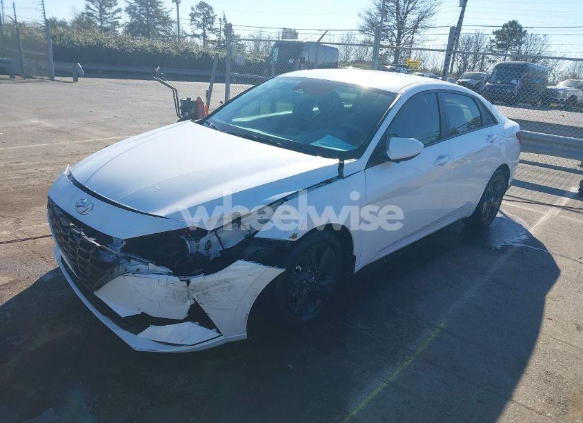 Photo 2 of 2022 Hyundai Elantra SEL (VIN 5NPLS4AG7NH061804)