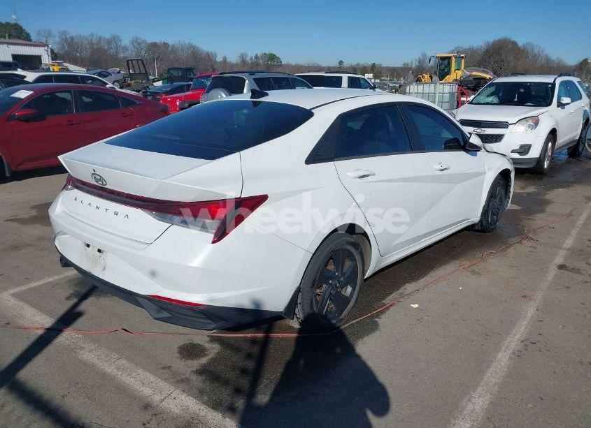 Photo 4 of 2022 Hyundai Elantra SEL (VIN 5NPLS4AG7NH061804)