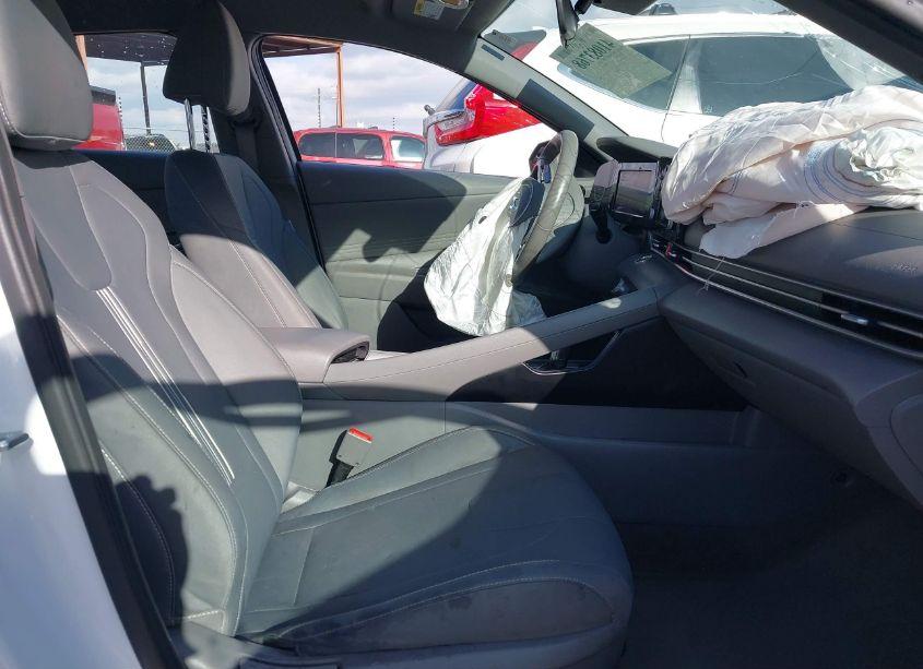 Photo 5 of 2022 Hyundai Elantra SEL (VIN 5NPLS4AG8NH056790)