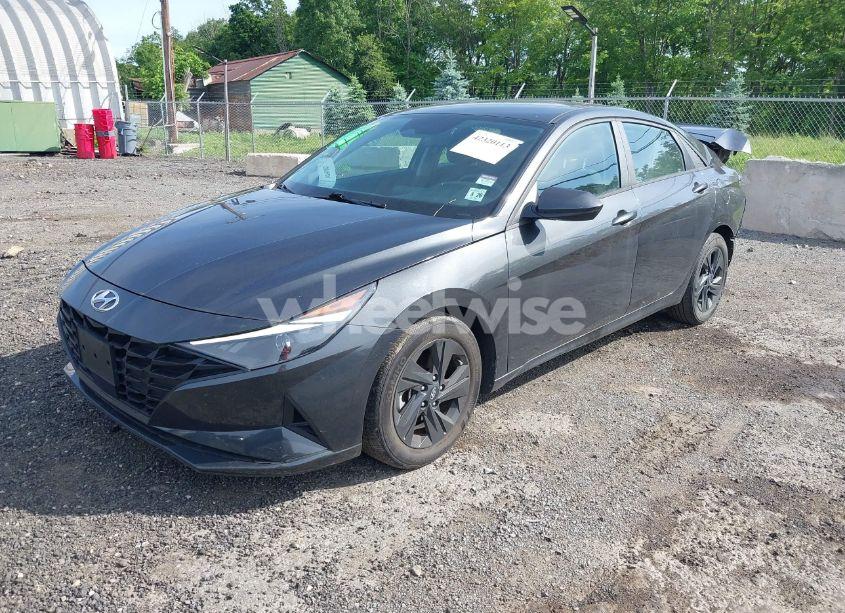 Photo 2 of 2021 Hyundai Elantra SEL (VIN 5NPLS4AG9MH021884)