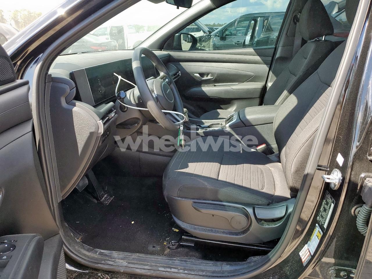 Photo 7 of 2025 HYUNDAI SANTA CRUZ SE (VIN 5NTJA4DE1SH141729)