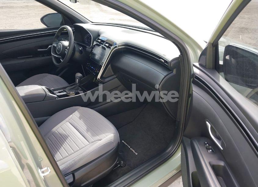 Photo 5 of 2024 Hyundai Santa CRUZ SEL (VIN 5NTJBDAE8RH101255)