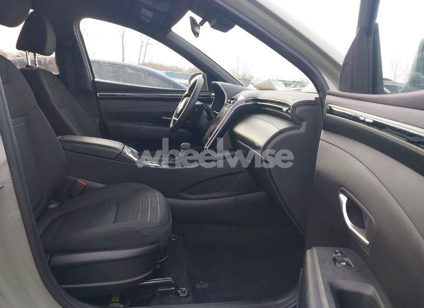 Photo 5 of 2024 Hyundai Santa CRUZ SEL (VIN 5NTJBDAEXRH100561)