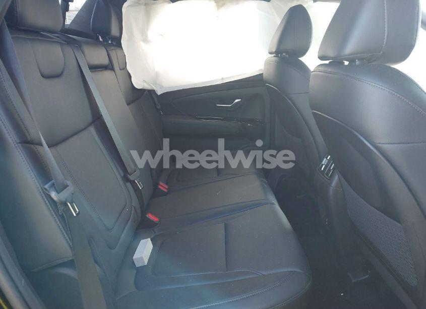 Photo 8 of 2024 Hyundai Santa CRUZ LIMITED (VIN 5NTJEDAF4RH078962)