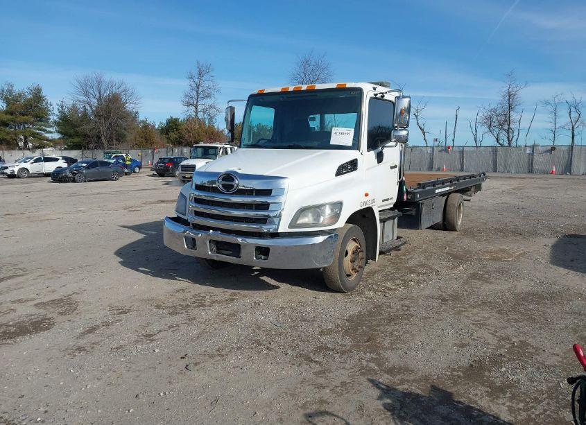 Photo 2 of 2019 Hino 238/258/268 (VIN 5PVNE8JN5K4S50944)