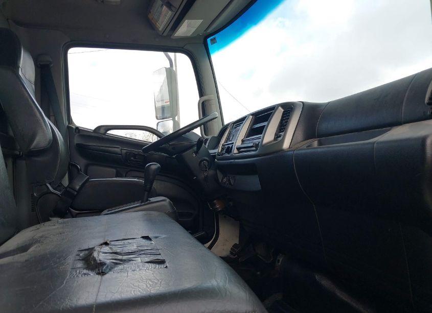 Photo 7 of 2014 Hino 258/268 (VIN 5PVNE8JV2E4S53398)