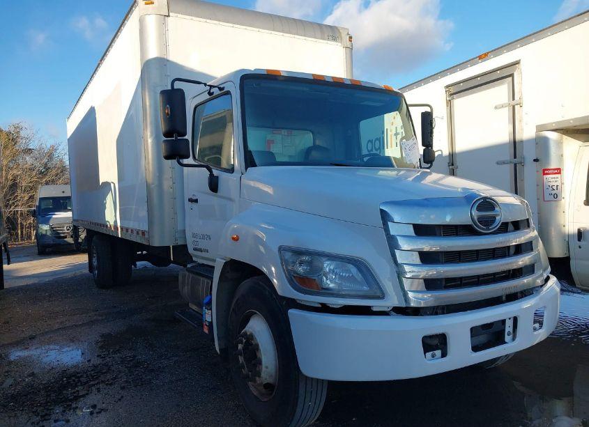 2016 Hino 258/268 (VIN 5PVNE8JV3G4S54191) main photo