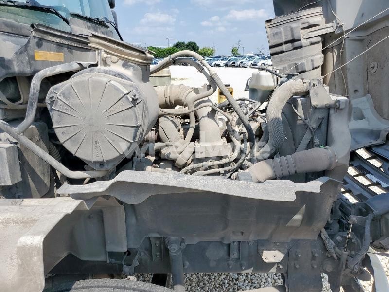 Photo 2 of 2017 HINO 258/268 (VIN 5PVNE8JV4H4S56324)